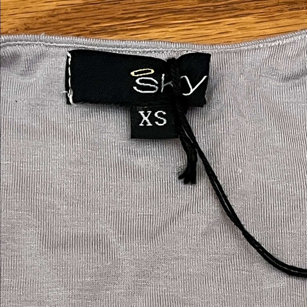 NWOT Sky Chic Women's Gray Blouse with Braided Detail - Picture 4 of 9